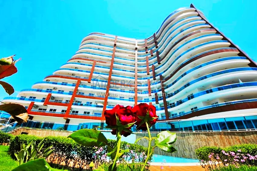 Furnished apartment in Mahmutlar with mountain and sea views 2 