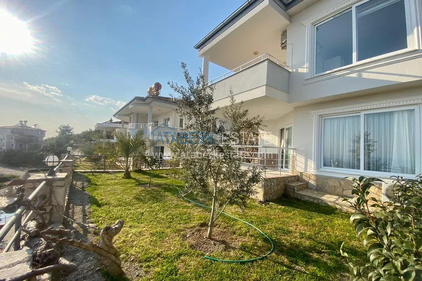 Villa in Alanya with furniture and a beautiful view from the window 2 