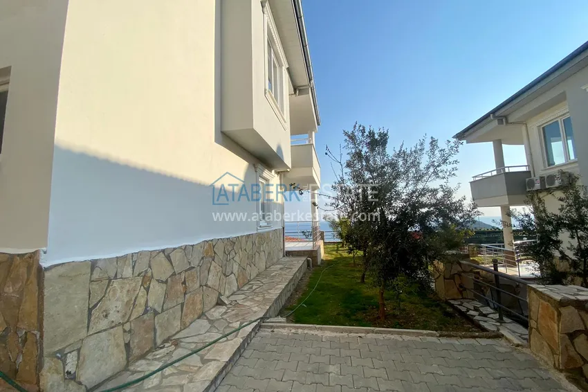 Villa in Alanya with furniture and a beautiful view from the window 3 
