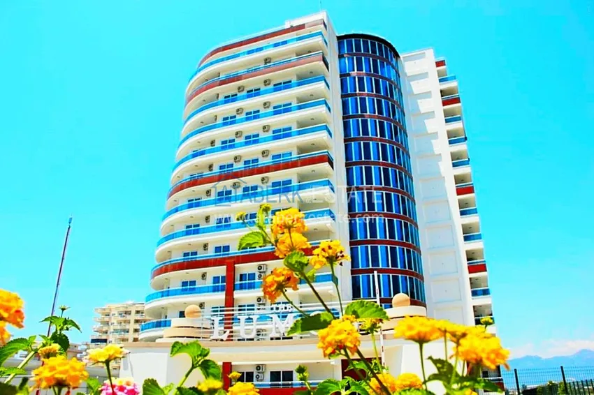 Furnished apartment in Mahmutlar with mountain and sea views 4 