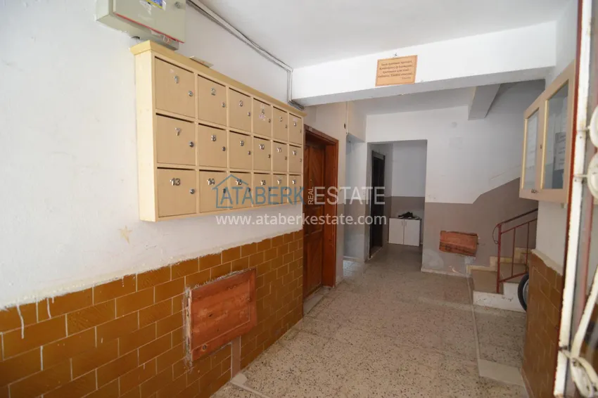 Three-room apartment in the center of Alanya with furniture and a separate kitchen 2 