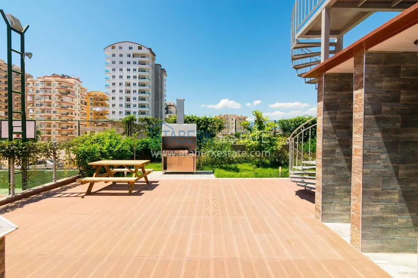 Three-room apartment in Alanya - Mahmutlar, elite complex 9 