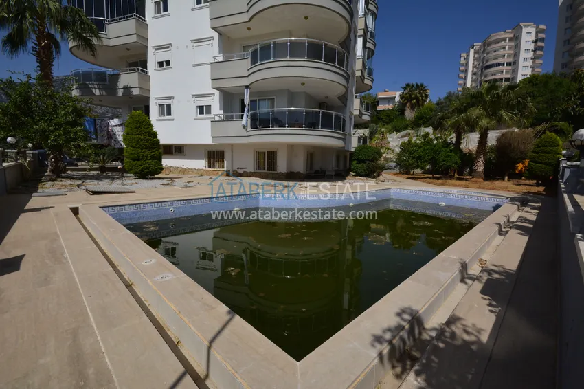 Three-room apartment in Mahmutlar with furniture in a residential complex 6 