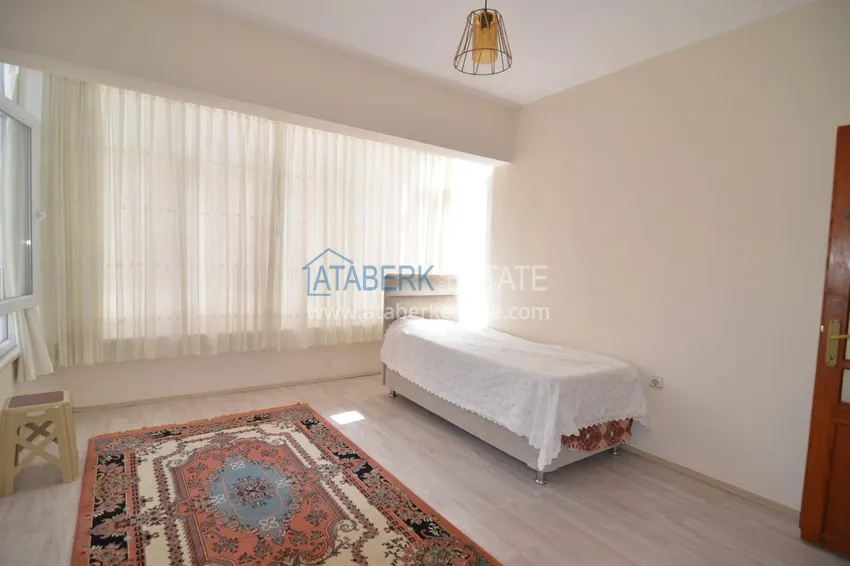 Purchase Three-room apartment in the center of Alanya with furniture and a separate kitchen 11 