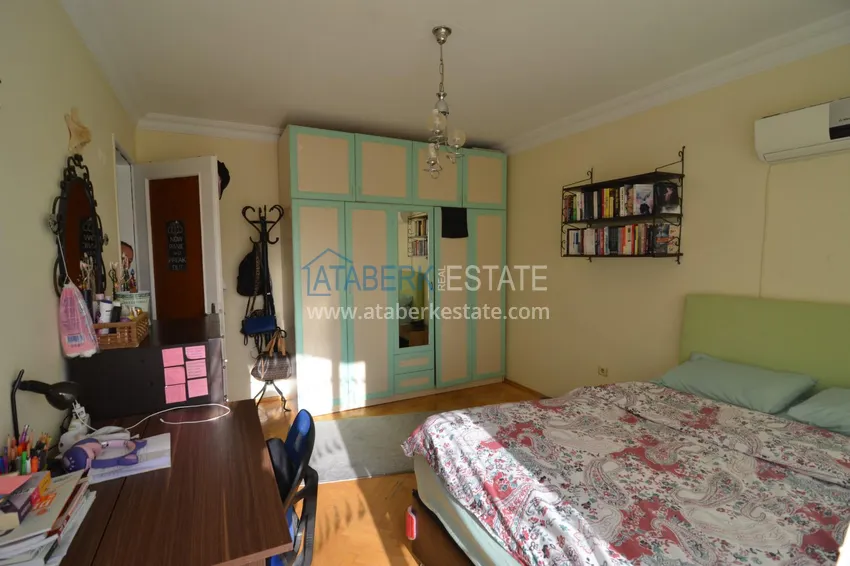 Purchase  Furnished apartment in the center of Alanya with 3 bedrooms and a separate kitchen 20 