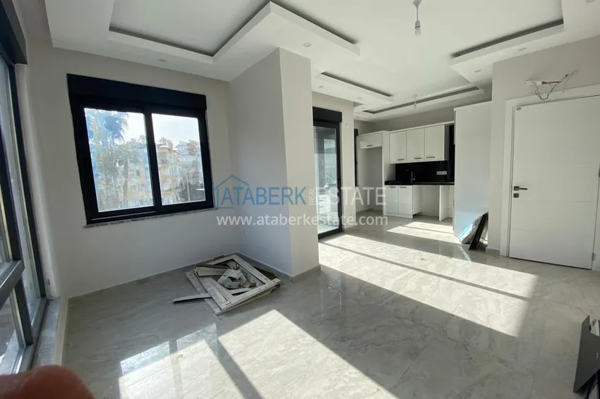 Purchase  Three-room apartment in the center of Alanya in a complex with good infrastructure 1 
