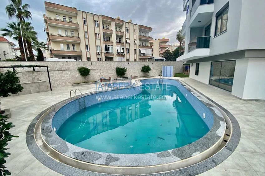 Three-room apartment in the center of Alanya in a complex with good infrastructure 1 
