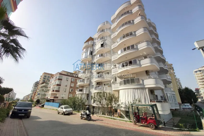 Three-room apartment in Mahmutlar with mountain views - resale property in Alanya 1 