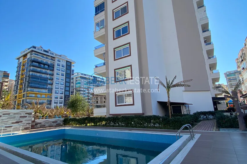 Apartment in Mahmutlar with mountain and sea views in a well-maintained complex 1