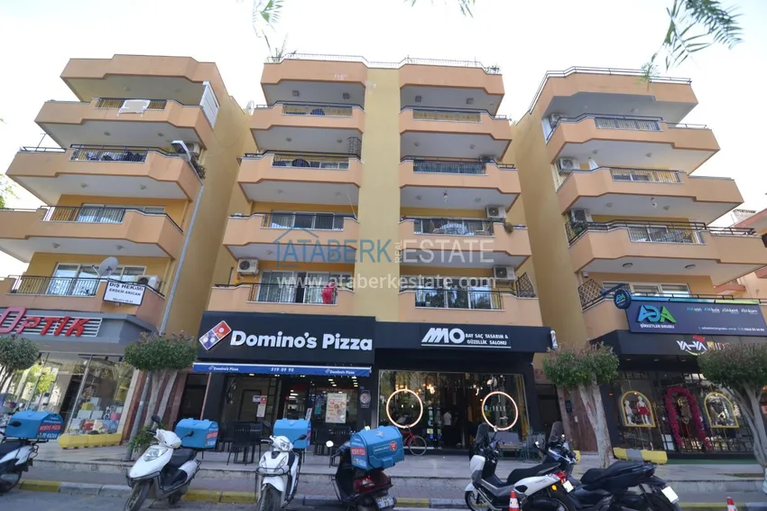 Furnished apartment in the center of Alanya with 3 bedrooms and a separate kitchen 2 