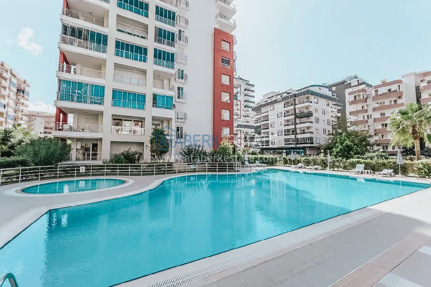 Apartment in Mahmutlar with furniture and a separate kitchen in a comfortable complex 1 