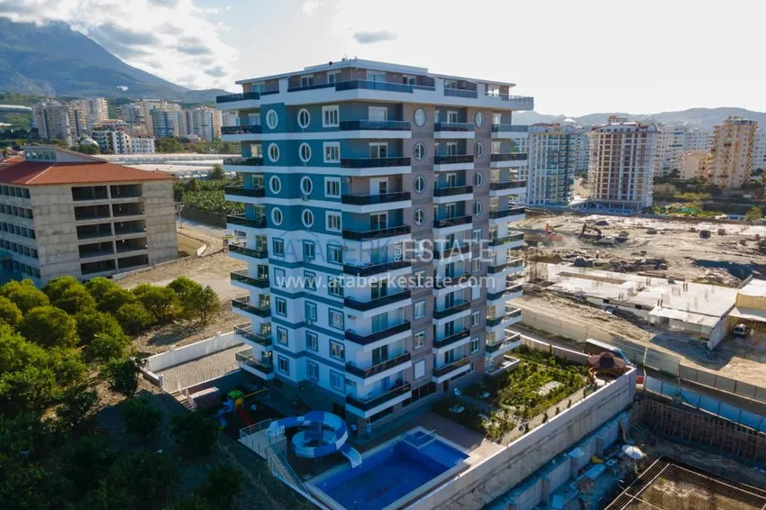 Apartments in Mahmutlar with furniture in a complex with infrastructure 4 