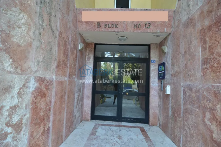 Furnished apartment in the center of Alanya with 3 bedrooms and a separate kitchen 4 