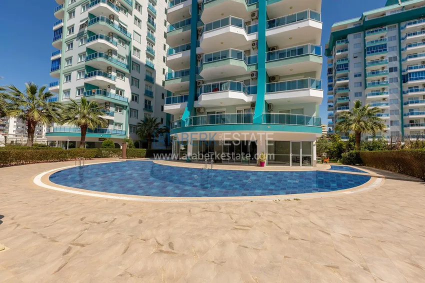 Furnished apartment in Mahmutlar, 3 bedrooms in a comfortable complex 4