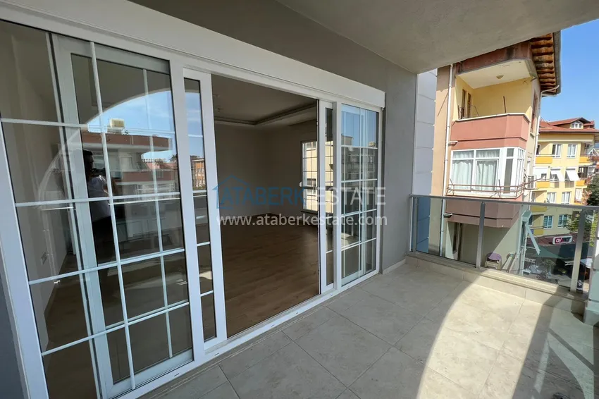 Purchase  Apartments in the center of Alanya with a fine finish and a separate kitchen in a new building 5 
