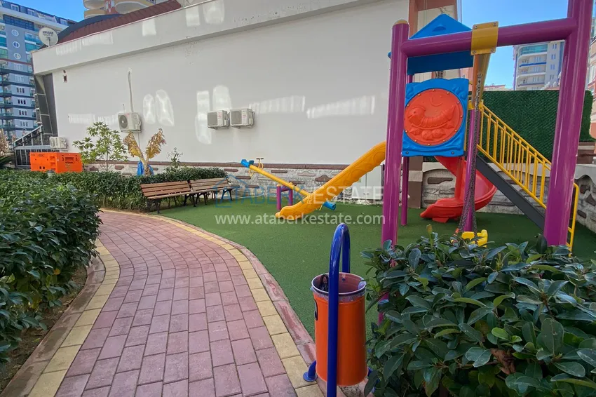 Apartment in Mahmutlar with mountain and sea views in a well-maintained complex 5