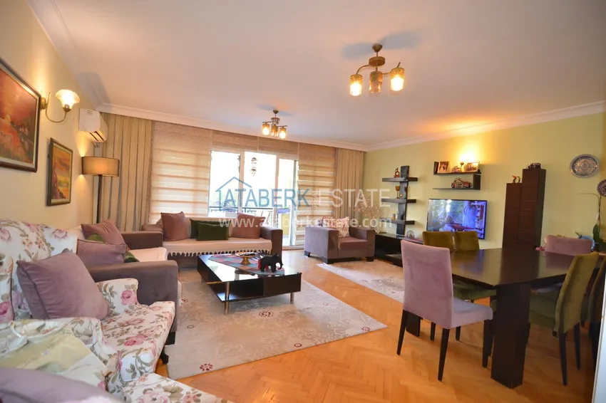 Purchase  Furnished apartment in the center of Alanya with 3 bedrooms and a separate kitchen 5 