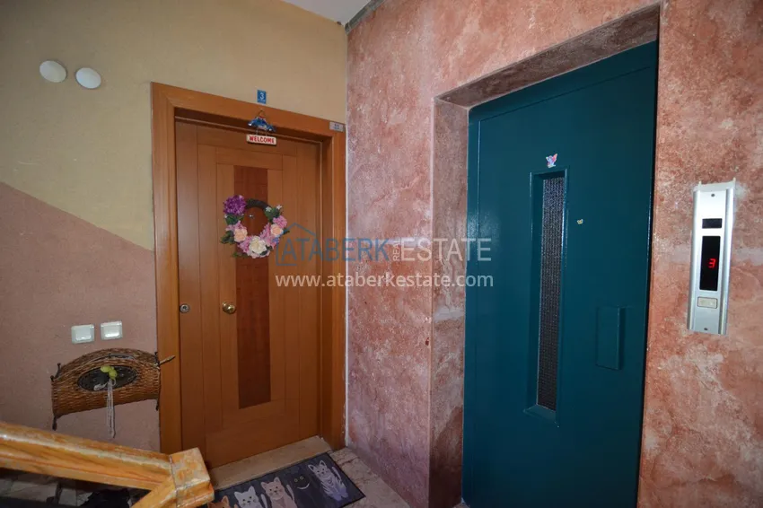 Furnished apartment in the center of Alanya with 3 bedrooms and a separate kitchen 6 