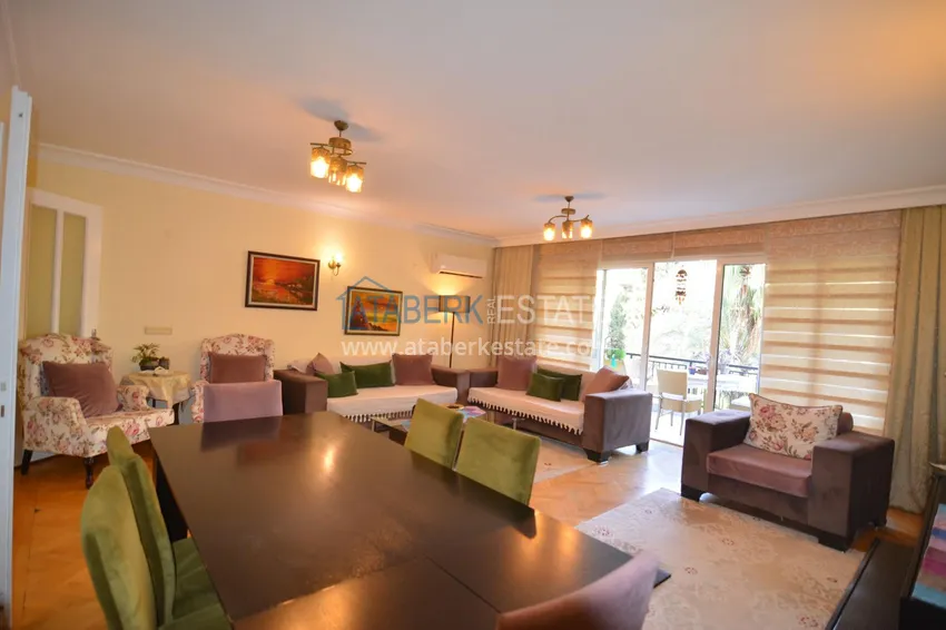 Purchase  Furnished apartment in the center of Alanya with 3 bedrooms and a separate kitchen 6 