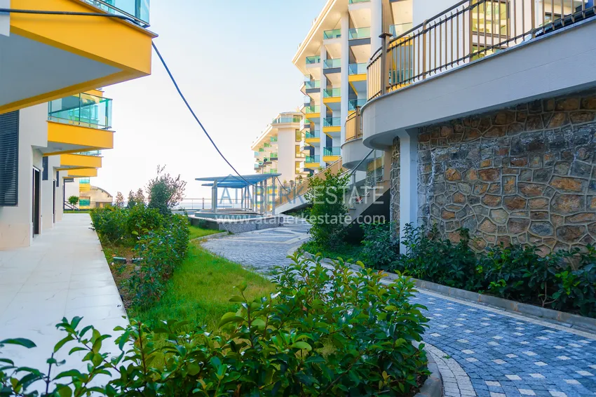 Apartment in Kargicak with a sea view in a complex on the first coastline 10 