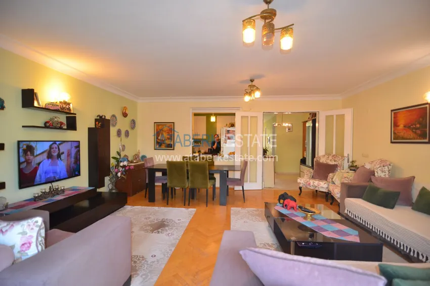 Purchase  Furnished apartment in the center of Alanya with 3 bedrooms and a separate kitchen 9 