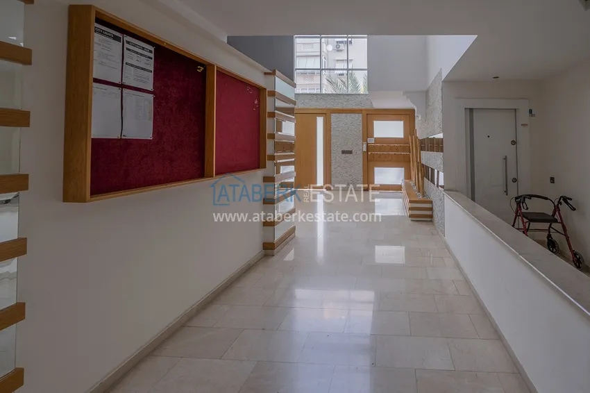 Penthouse - duplex in the center of Alanya furnished with mountain views 11 