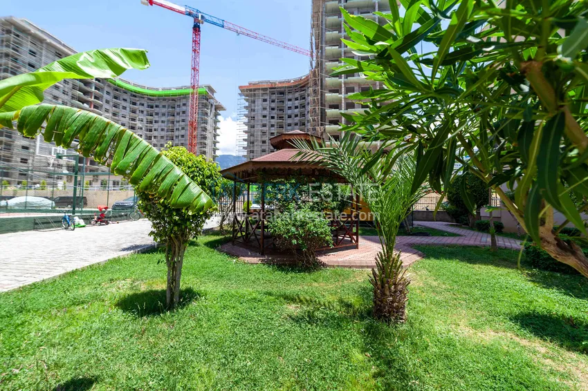 Apartment in Mahmutlar with author's renovation, glazed balconies and sea views 13 