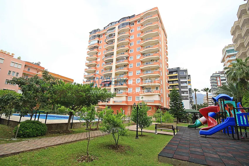 Furnished apartment in Mahmutlar in a complex on the first coast 1 