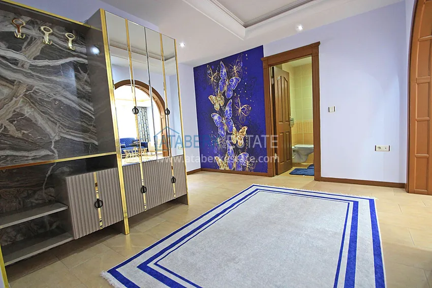 Purchase  Furnished apartment in Mahmutlar in a complex on the first coast 2 