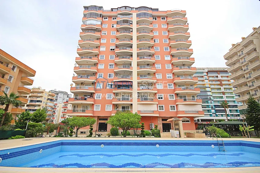 Furnished apartment in Mahmutlar in a complex on the first coast 2 