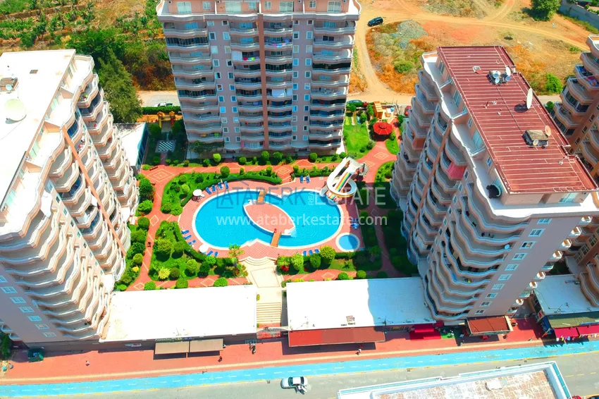 Apartment in Mahmutlar with author's renovation, glazed balconies and sea views 4 