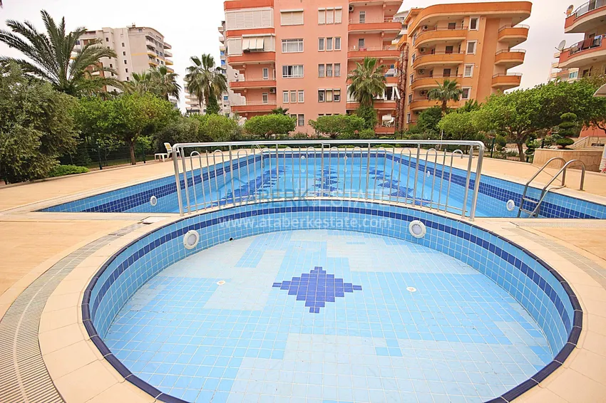 Furnished apartment in Mahmutlar in a complex on the first coast 7 
