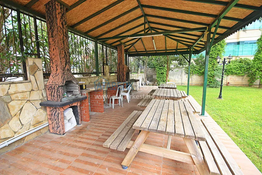 Furnished apartment in Mahmutlar in a complex on the first coast 9 