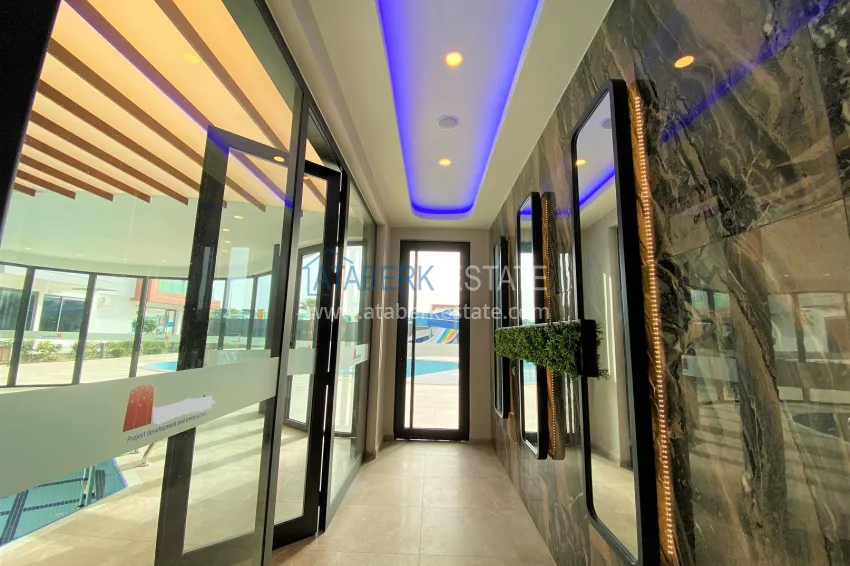 Apartment in Mahmutlar with furniture and sea views, on the beachfront 11 