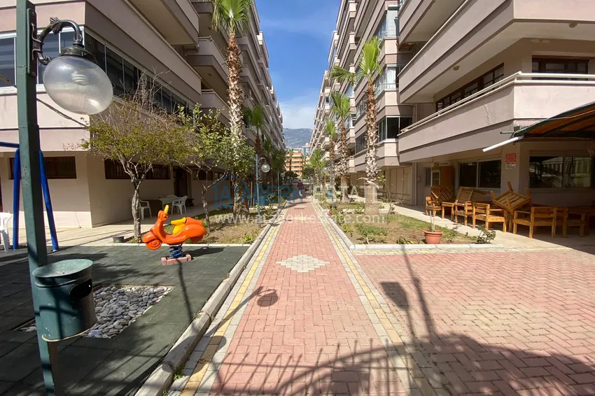 Apartment for rent in Mahmutlar in a complex on the beachfront  16 