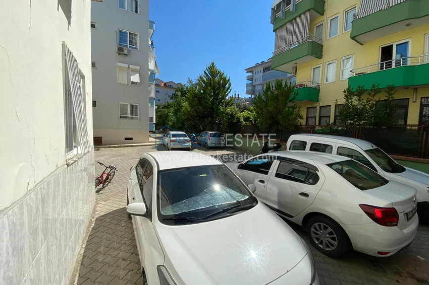 Three-room apartment in the center of Alanya in a small residential complex 4 