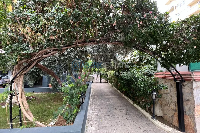 Two-bedroom apartment for rent in the center of Alanya in a residential complex  11 