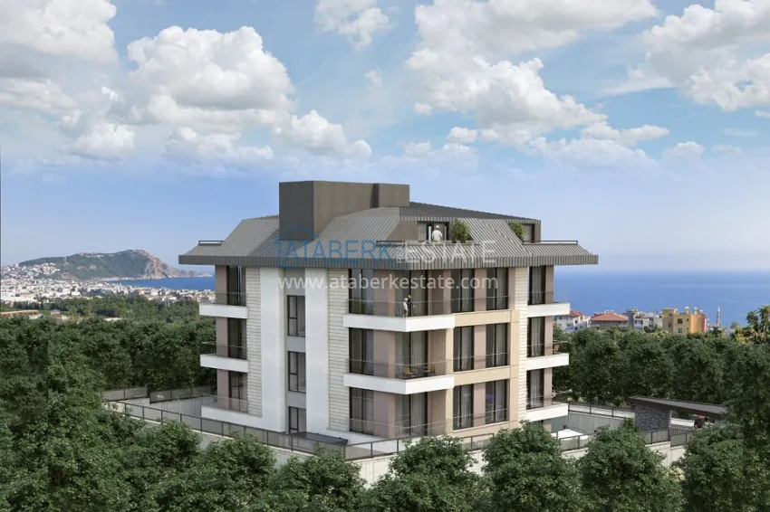 Sea view apartments from a developer in the center of Alanya — Cleopatra beach area 1
