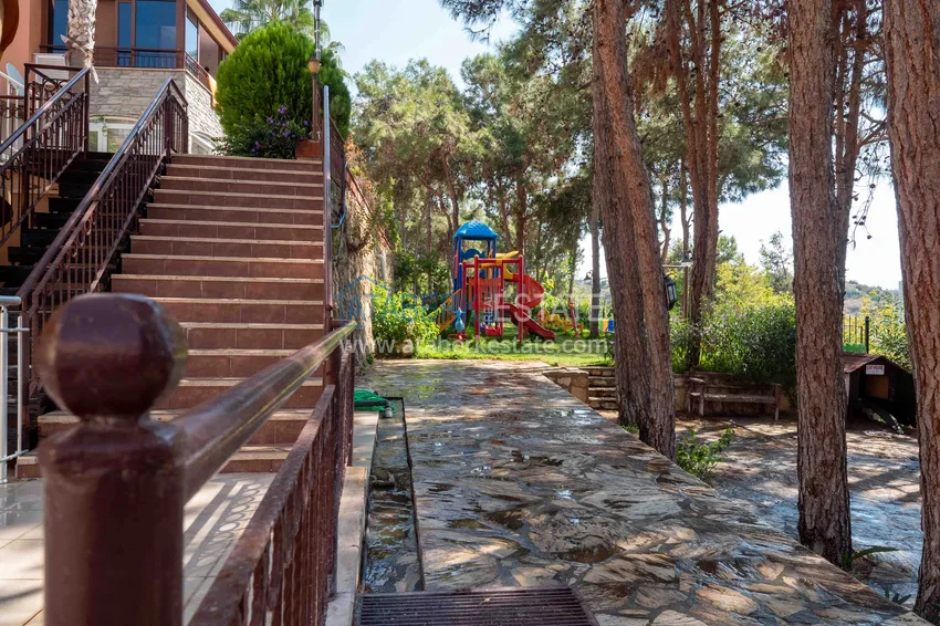 Apartment with furniture, private sauna and sea view in a townhouse – Alanya, Avsallar 16 