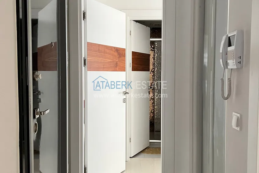 Purchase  Furnished 2+1 apartment with mountain and sea views, Alanya center Cleopatra beach area 1 