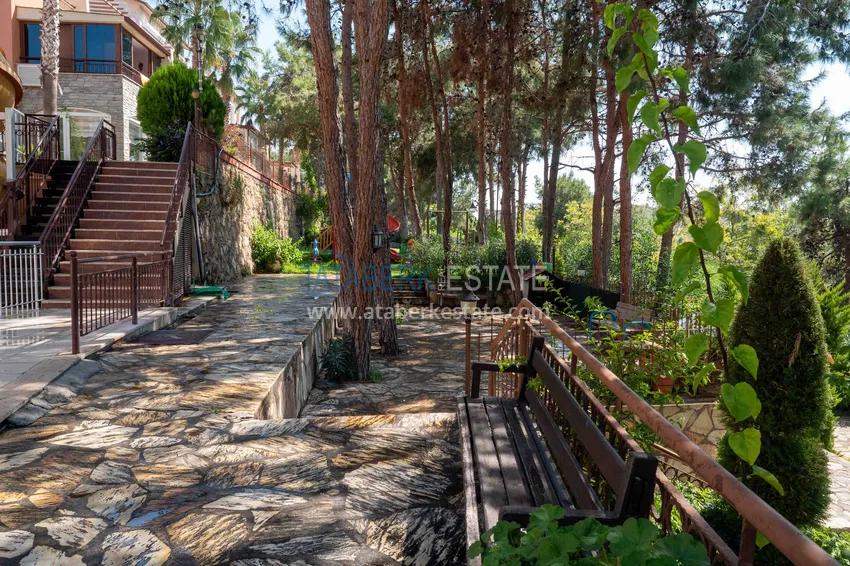 Apartment with furniture, private sauna and sea view in a townhouse – Alanya, Avsallar 18 