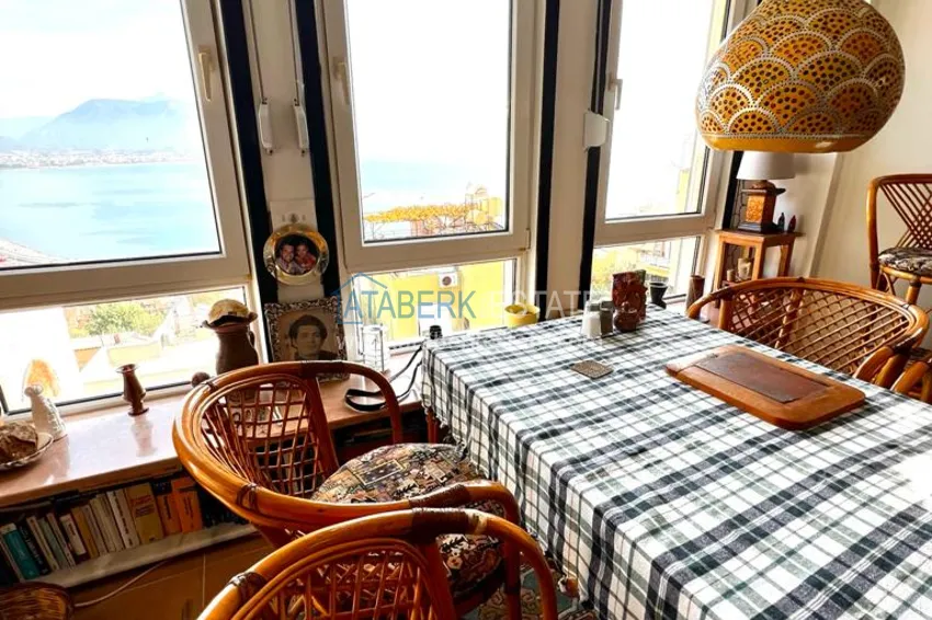 Purchase Authentic Turkish Style Apartment with Luxurious Open Sea View - Alanya Center, Kale 13 