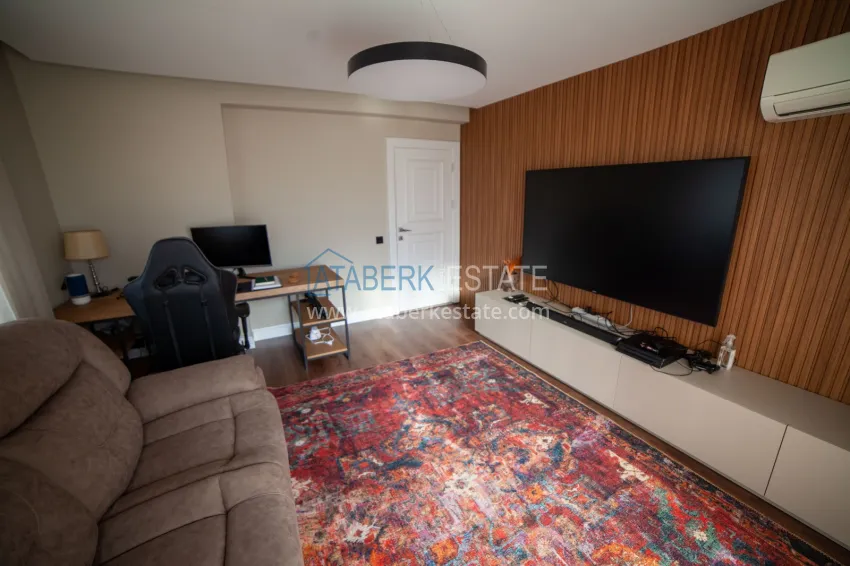 Purchase 3+1 apartment in Antalya, Lara district - with a separate kitchen and sea view, suitable for citizenship 10