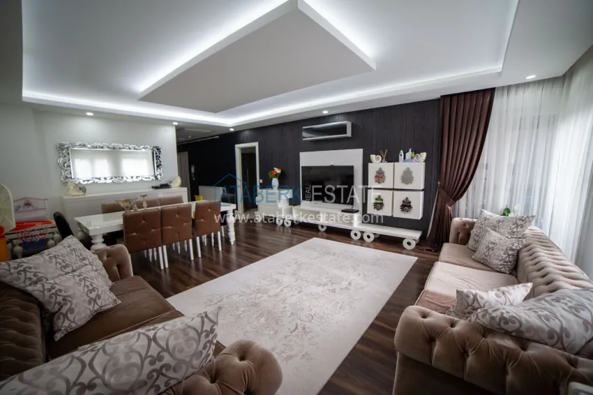 Purchase Four-room apartment from an owner with the right to obtain citizenship in Antalya, Lara district 2 