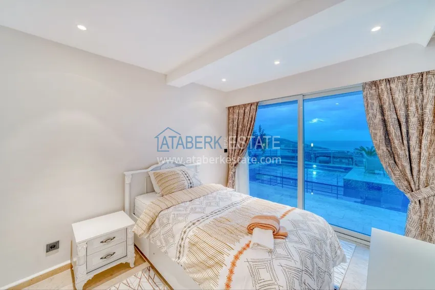 Purchase  Spectacular semi-detached villa with luxury new furniture and the right to citizenship in the Demirtas area 34 