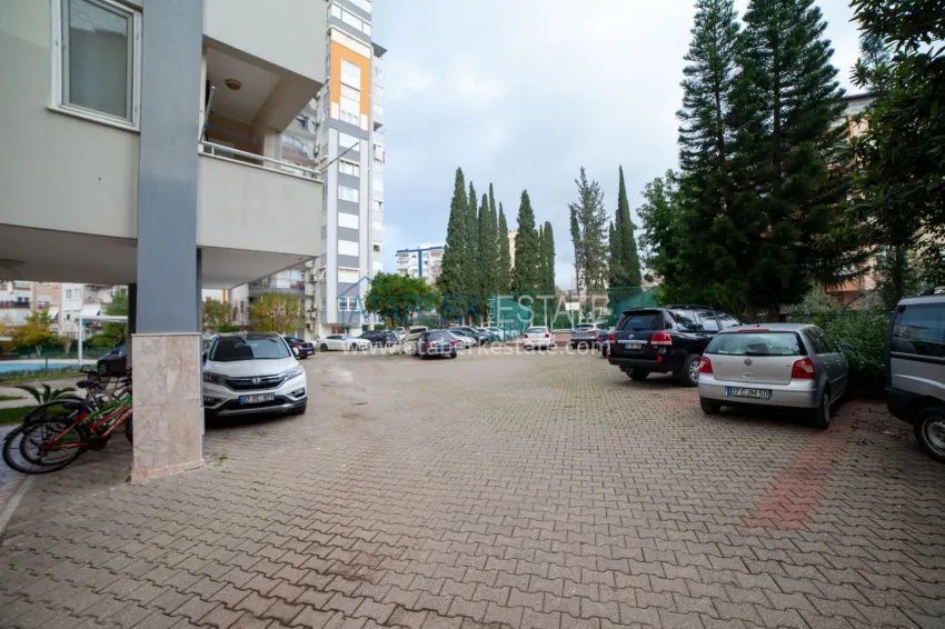 3+1 apartment in Antalya, Lara district - with a separate kitchen and sea view, suitable for citizenship 6