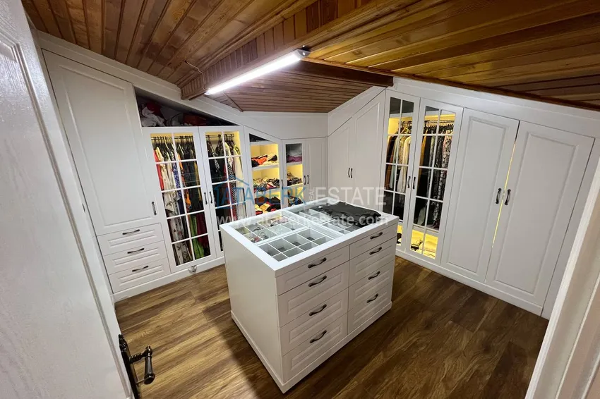 Purchase Duplex in the center of Alanya with a separate kitchen, a view of the sea and the historical fortress 14