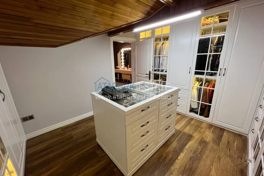 Purchase Duplex in the center of Alanya with a separate kitchen, a view of the sea and the historical fortress 15