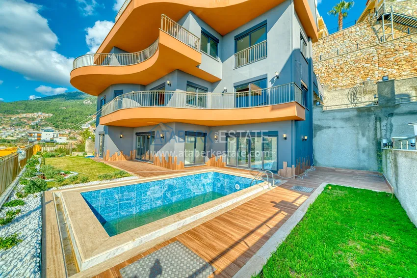 Real estate for citizenship! Seafront mansion with seven bedrooms and high-quality finishes — Alanya, Bektash district 2 
