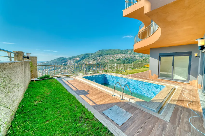 Real estate for citizenship! Seafront mansion with seven bedrooms and high-quality finishes — Alanya, Bektash district 3 